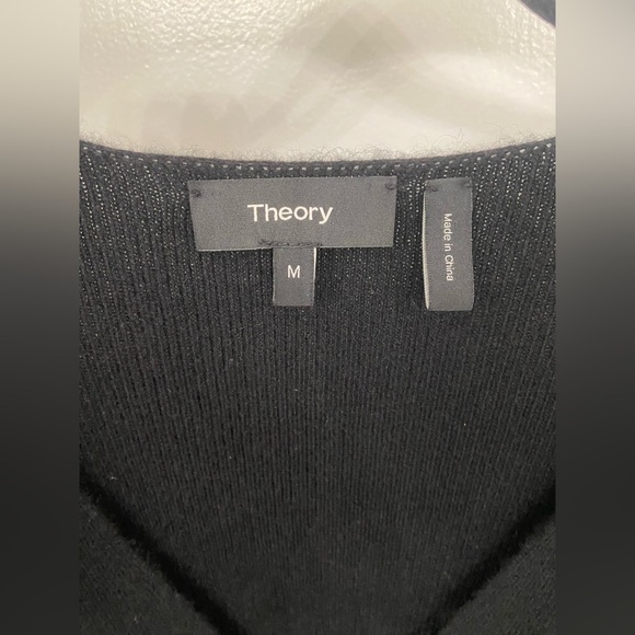Theory V Neck Sweater 100% Cashmere Black Long Bell Sleeve Dress Size Medium - Picture 3 of 8